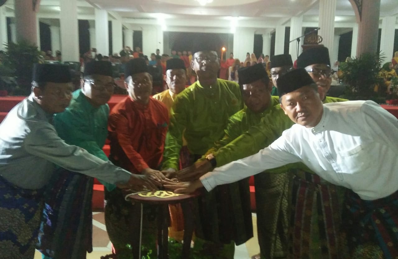 Buka MTQ Ke-XV Rohil, Bupati Harapkan OPD Arahkan Stafnya Hadir Setiap Malam di Taman Budaya